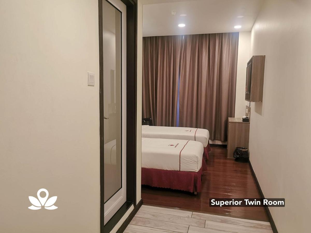 Zen Rooms Ambassador Residence Bintulu Exteriör bild
